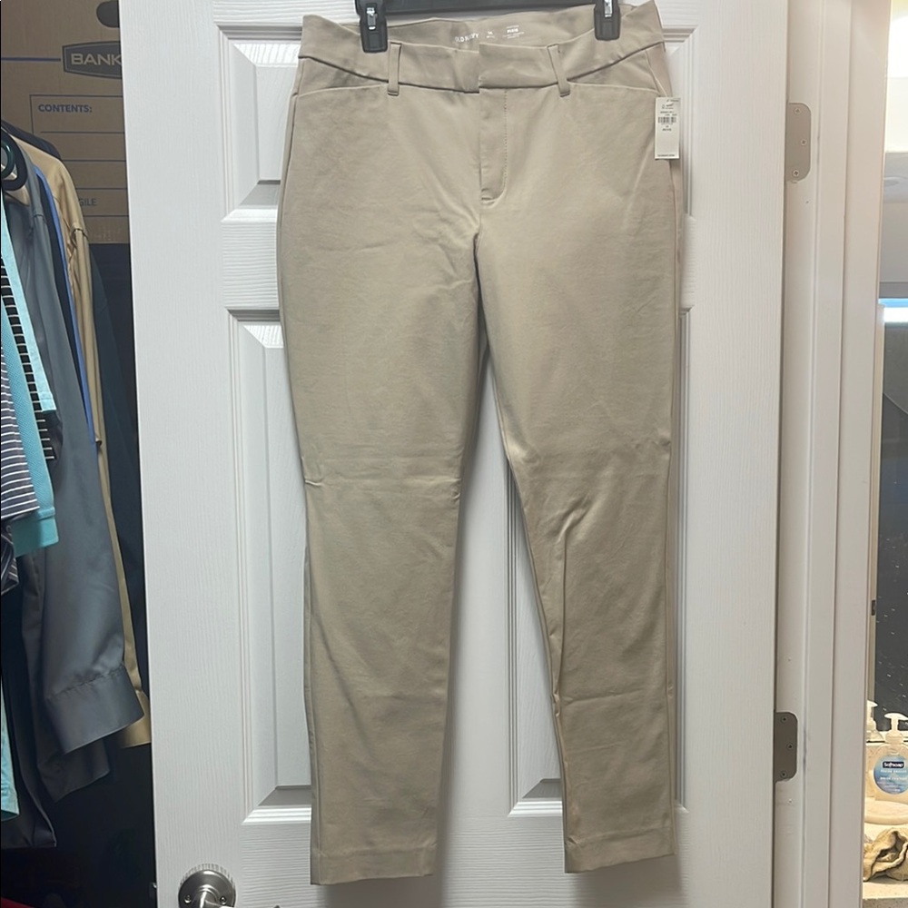 Old Navy Khaki Petite High Rise Pixie Pants